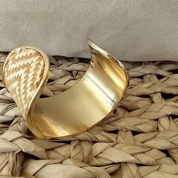 Split Bangle Cuff Bracelet  Weaved Design - Picture 9 of 9